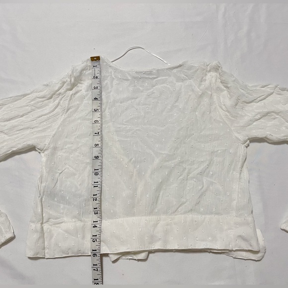 Hollister Wrap Around Tie Hem Top - Picture 4 of 9